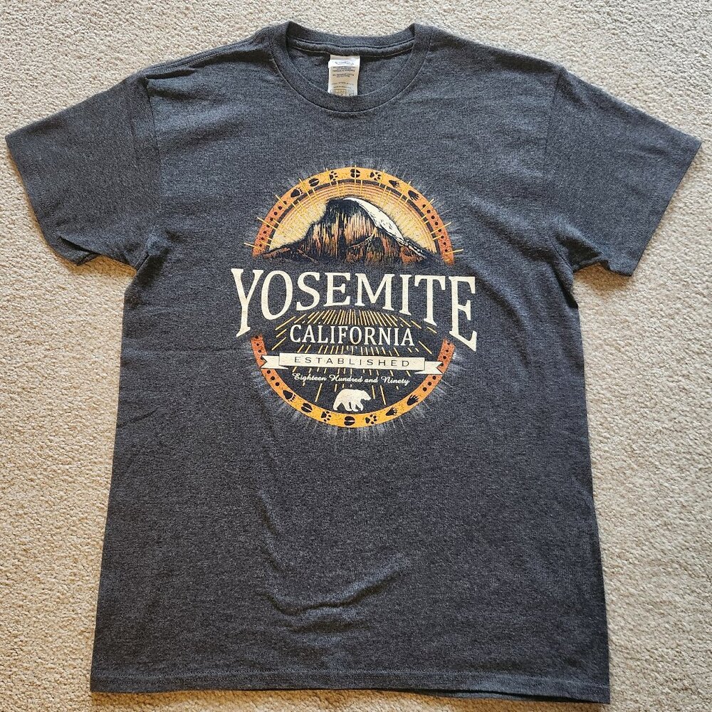 🌄 Yosemite California Tee – Size Small, El Capitan Graphic, Dark Gray 🌄